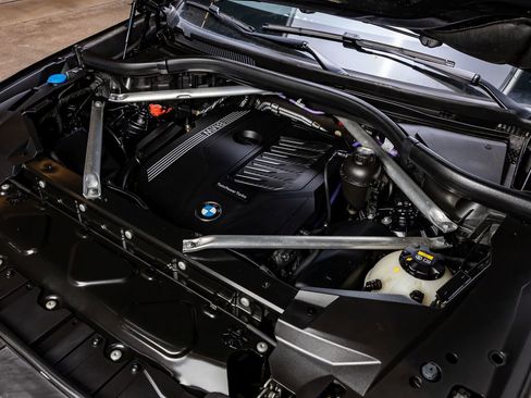 Used 2022 BMW X5 xDrive40i w/ Executive Package image 34