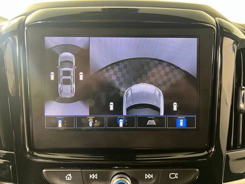 Certified 2023 Chevrolet Traverse LT w/ LT Premium Package AWD/4WD image 33