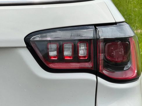 Used 2019 Jeep Compass Limited AWD/4WD image 11