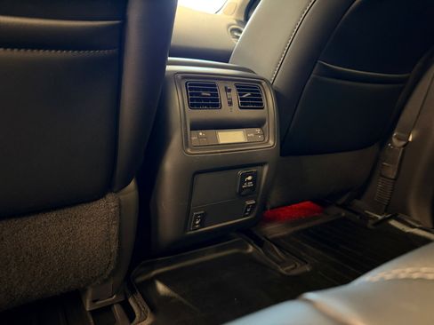 Used 2015 Nissan Pathfinder SL w/ SL Premium Package image 21