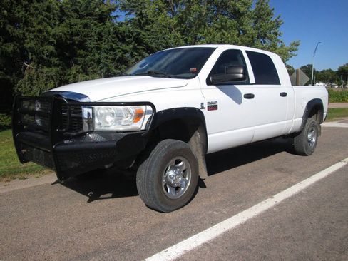 Used 2007 Dodge Ram 2500 Truck SLT w/ Light Group AWD/4WD image 2