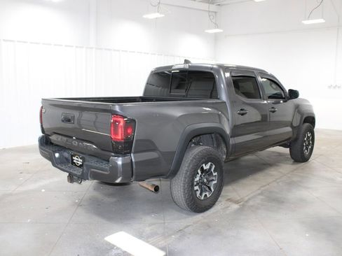 Used 2020 Toyota Tacoma TRD Off-Road w/ TRD Premium Off Road Package image 9