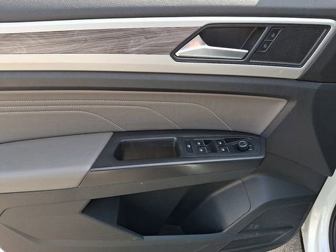 Used 2022 Volkswagen Atlas Cross Sport SE image 14