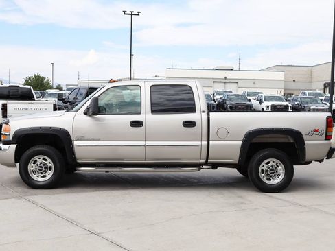 Used 2006 GMC Sierra 2500 SLT w/ Heavy-Duty Power Package AWD/4WD image 3
