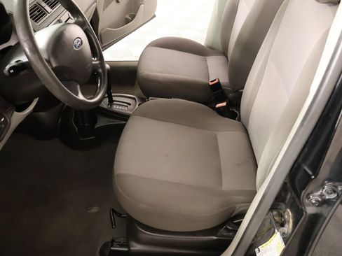 Used 2007 Ford Focus S FWD image 9