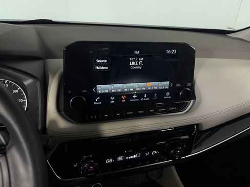 Used 2023 Nissan Rogue SL w/ SL Premium Package FWD image 18