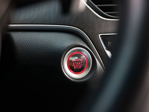 Used 2018 Honda Accord Touring image 33