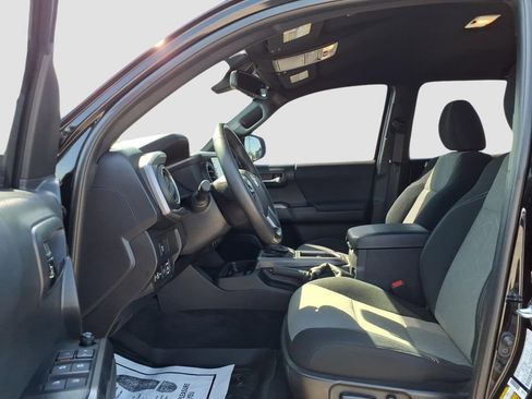 Used 2023 Toyota Tacoma TRD Sport AWD/4WD image 17