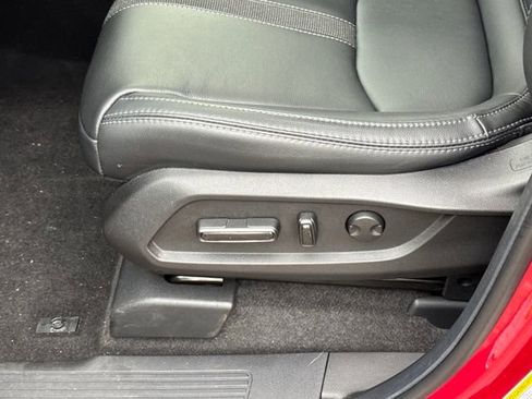 Certified 2025 Honda Pilot Touring image 4