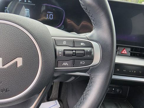 Used 2025 Kia Sportage EX image 18