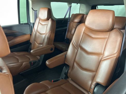 Used 2017 Cadillac Escalade ESV Premium Luxury image 12