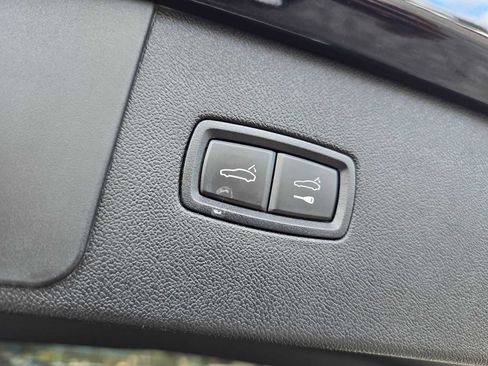 Used 2021 Porsche Cayenne Turbo S image 18