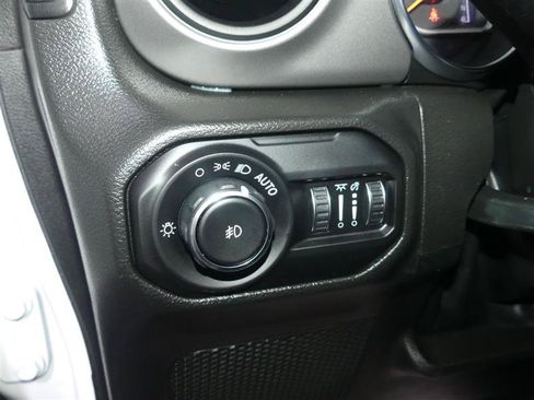 Used 2022 Jeep Wrangler Unlimited Sport AWD/4WD image 27