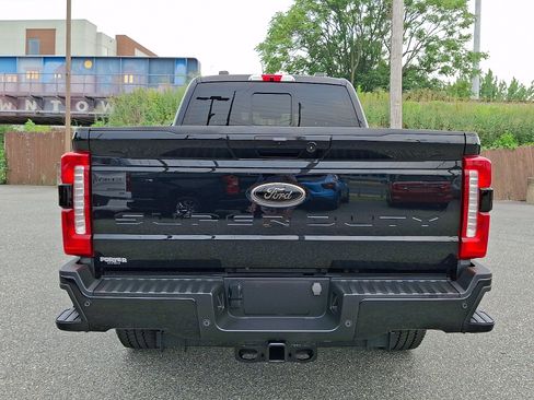 Used 2023 Ford F250 Lariat w/ Lariat Ultimate Package AWD/4WD image 5