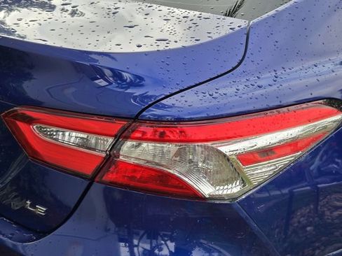 Used 2018 Toyota Camry LE FWD image 7