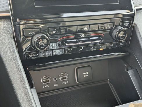 New 2025 Jeep Grand Cherokee Altitude RWD image 18
