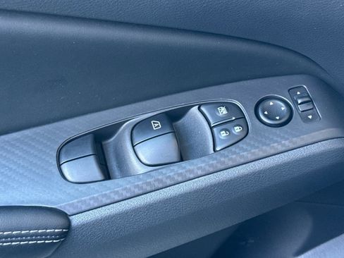 Used 2025 Nissan Altima 2.5 SV image 12