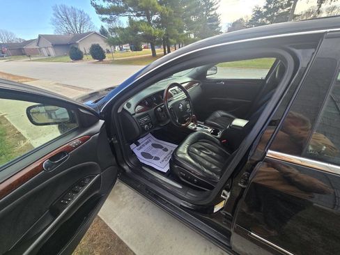 Used 2009 Buick Lucerne Super image 9