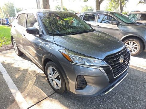 Used 2021 Nissan Kicks S FWD image 1