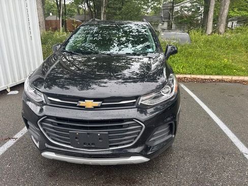 Used 2020 Chevrolet Trax LT w/ LT Convenience Package AWD/4WD image 4