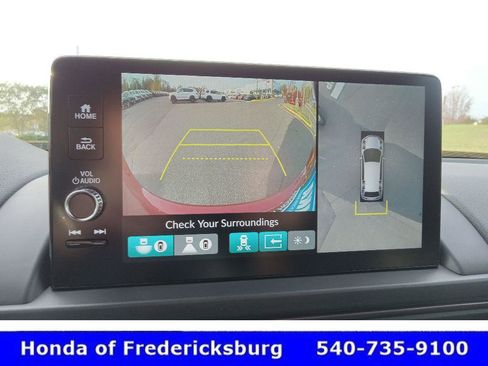 Used 2025 Honda Pilot TrailSport image 32