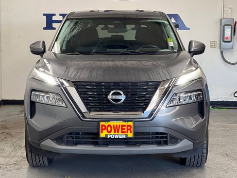 Used 2022 Nissan Rogue SV image 8