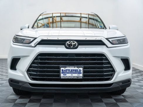 Certified 2025 Toyota Grand Highlander AWD image 2