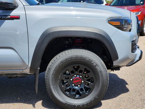 Used 2017 Toyota Tacoma TRD Pro AWD/4WD image 7
