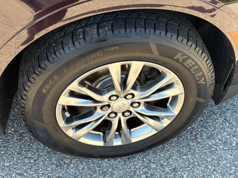 Certified 2020 Cadillac XT5 Premium Luxury AWD/4WD image 12