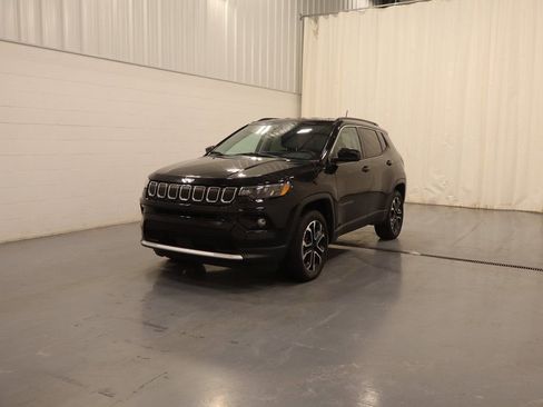 Certified 2022 Jeep Compass Limited image 5