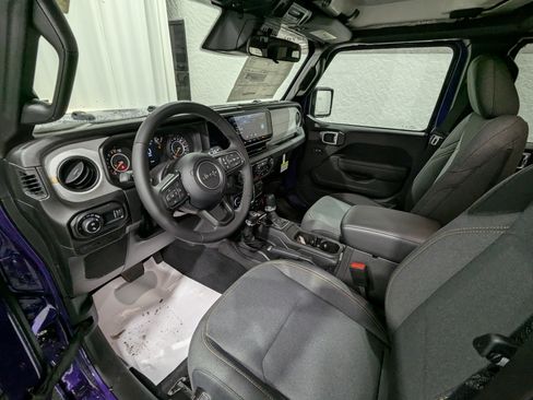 New 2026 Jeep Gladiator Sport image 13