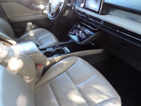 Used 2022 Lincoln Corsair Standard 4dr SUV image 29