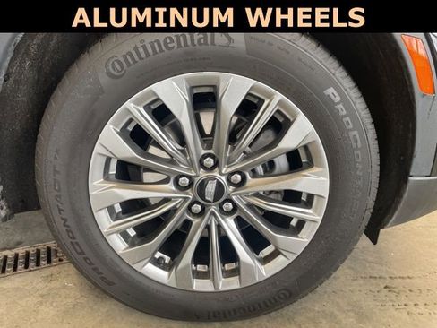 Used 2024 Cadillac XT4 Premium Luxury AWD/4WD image 9