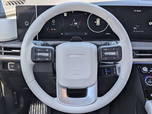 Used 2025 Hyundai Santa Fe Limited FWD image 21