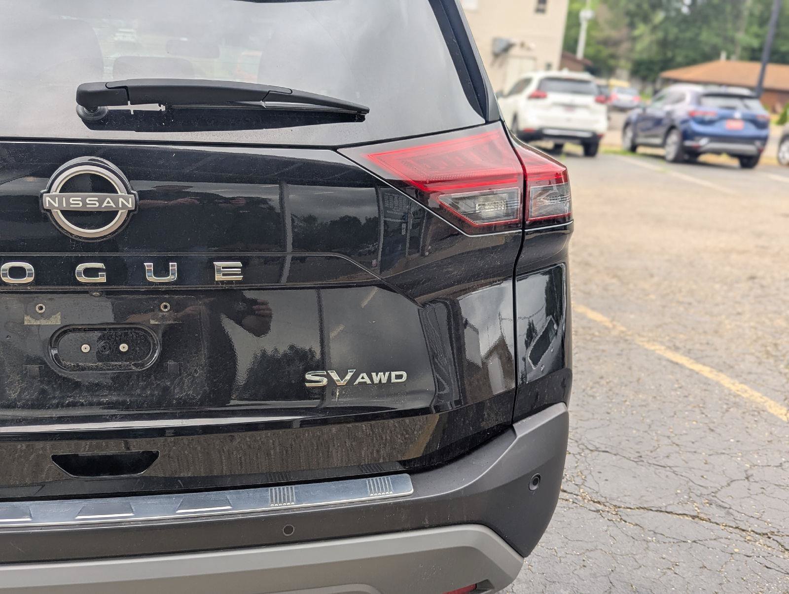 Used 2023 Nissan Rogue SV AWD/4WD image 16