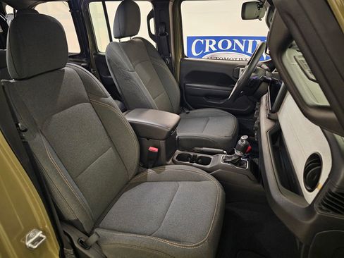 Used 2025 Jeep Wrangler Sport image 28