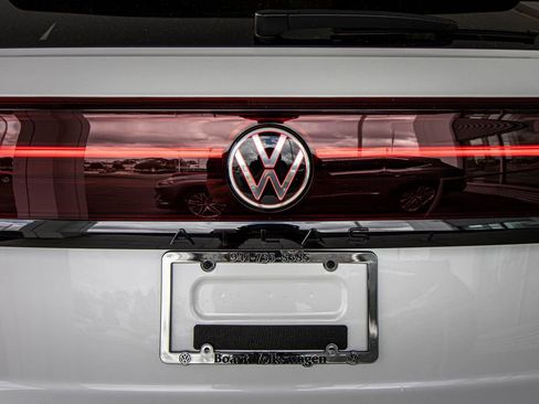 New 2026 Volkswagen Atlas Cross Sport SEL R-Line image 18