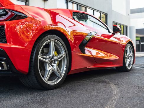 Used 2021 Chevrolet Corvette Stingray Preferred Conv w/ Z51 Performance Package RWD image 7