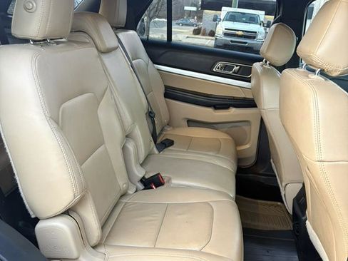 Used 2017 Ford Explorer XLT w/ Equipment Group 202A image 16