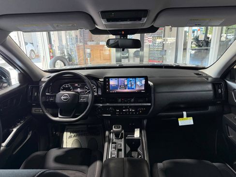 Used 2026 Nissan Pathfinder SV FWD image 26
