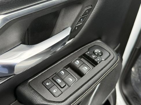 Used 2026 RAM 1500 Laramie AWD/4WD image 12