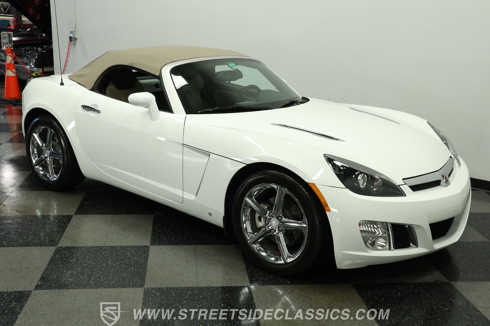 Used 2009 Saturn Sky Red Line RWD image 14