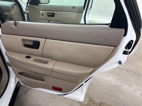 Used 2004 Ford Taurus SES image 22