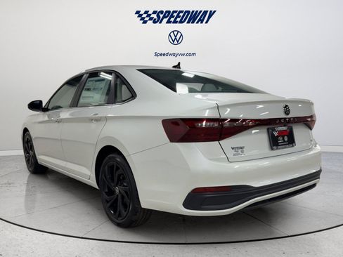 New 2026 Volkswagen Jetta SE FWD image 8