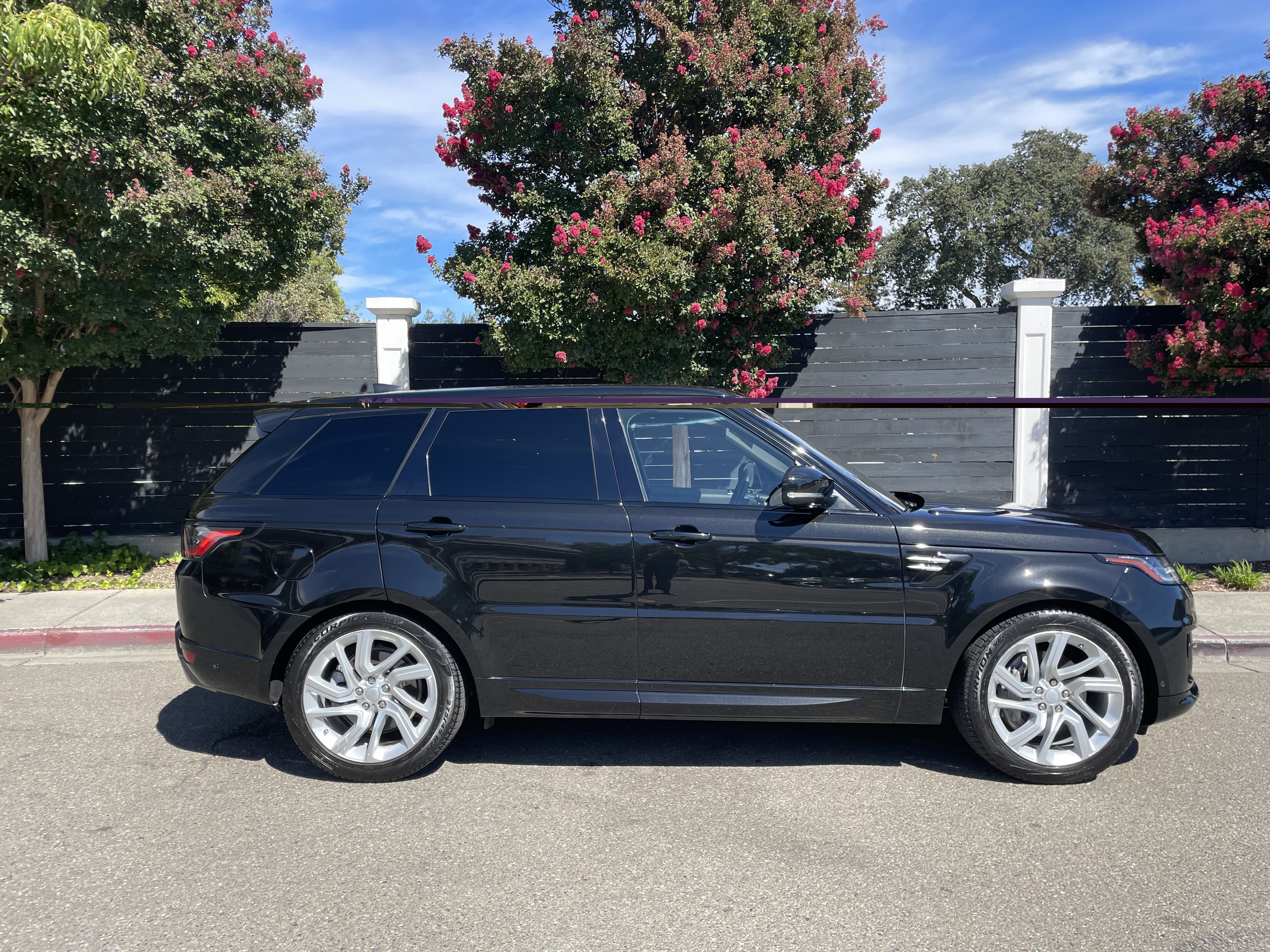 Used 2020 Land Rover Range Rover Sport HSE AWD/4WD image 2