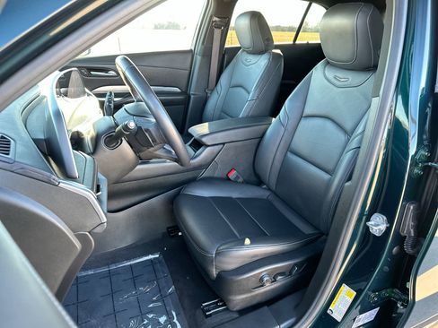 Used 2024 Cadillac XT4 Premium Luxury image 11