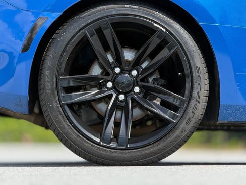 Used 2017 Chevrolet Camaro LT RWD image 18