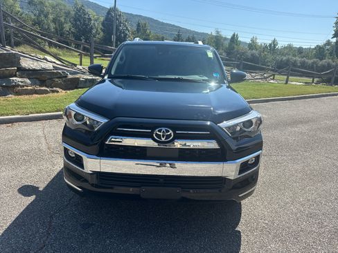 Used 2023 Toyota 4Runner Limited AWD/4WD image 7