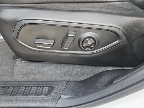 Used 2023 Jeep Grand Cherokee Limited AWD/4WD image 25