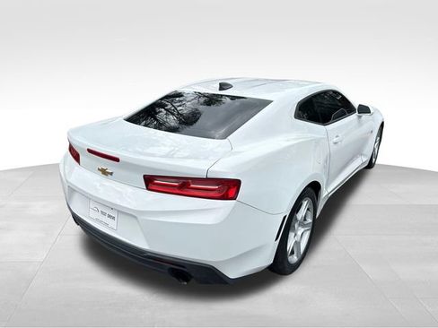 Used 2018 Chevrolet Camaro LT image 5